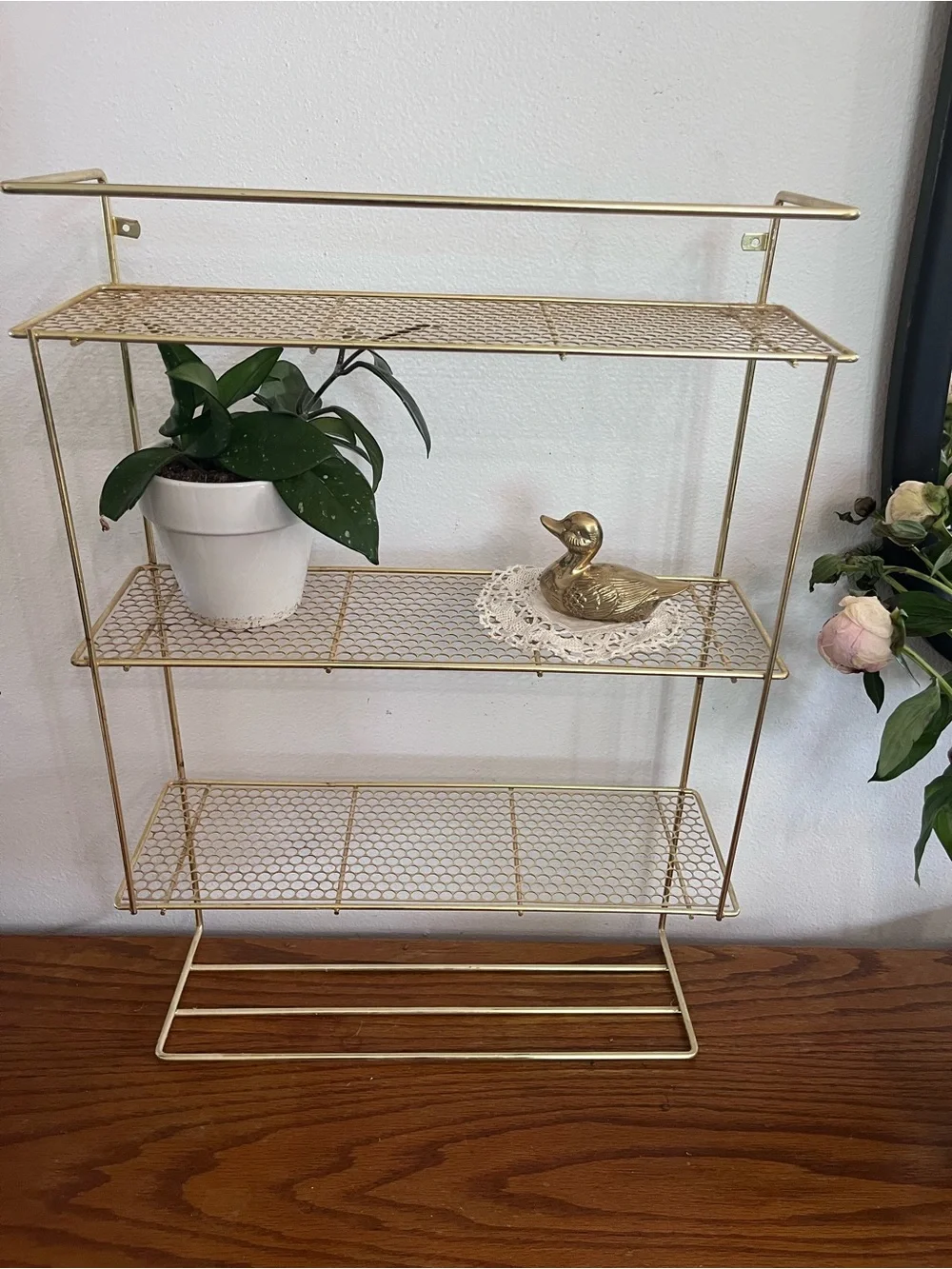 Vintage Gold Wire 3-Tier Wall Shelf